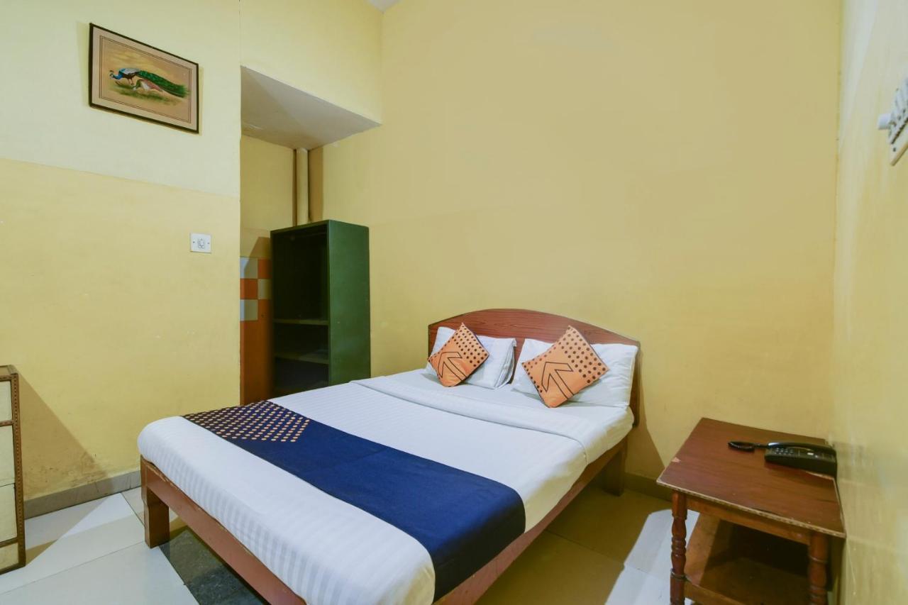 Spot On 74228 Galaxy Comforts Hotel Narasimharaja Puram Exterior foto